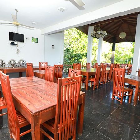 Yala Rich Lodge Tissamaharama Extérieur photo